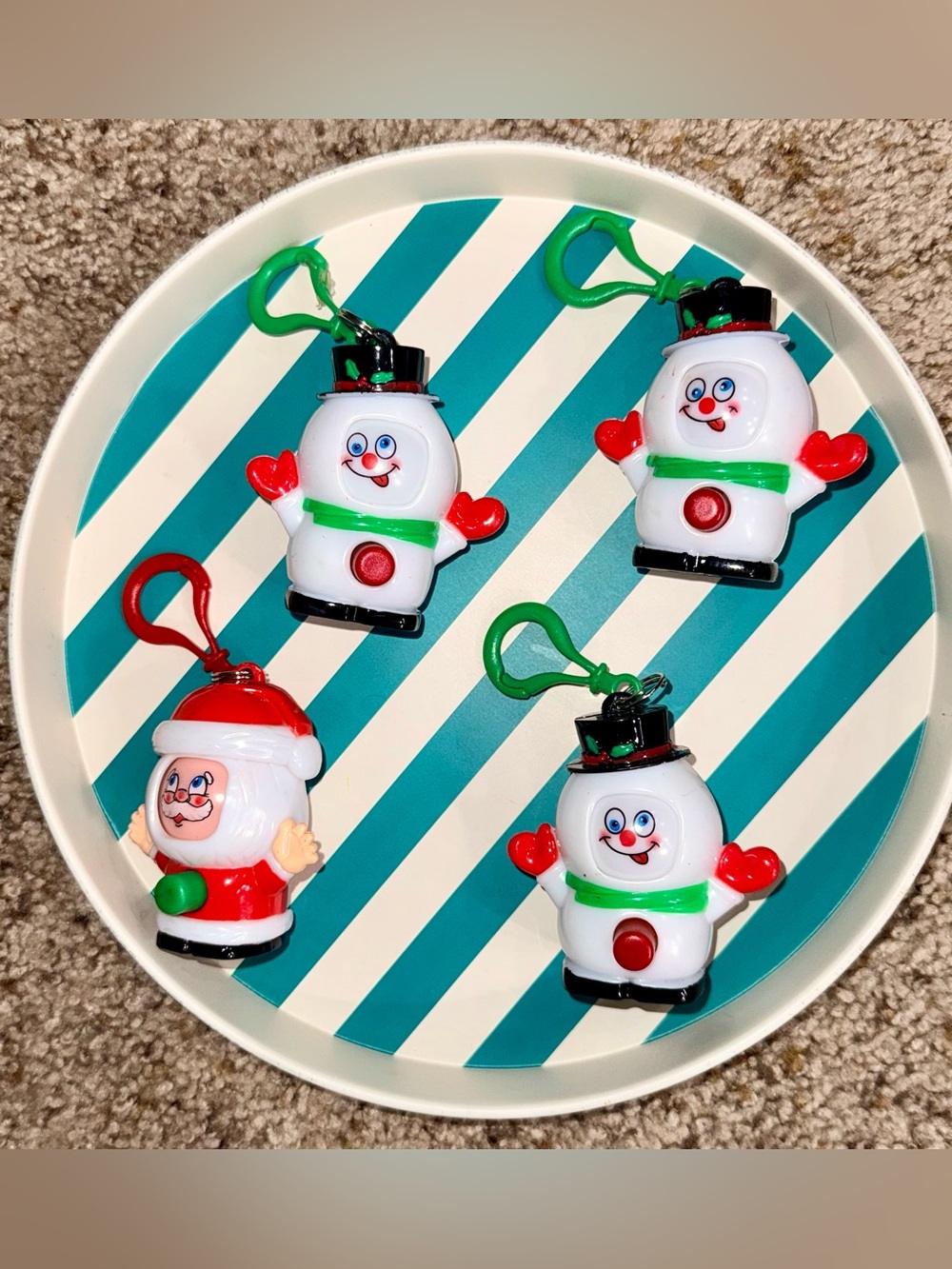 Vintage Plastic Spinning Face Christmas
Novelty Toys Santa Snowmen Set of 4